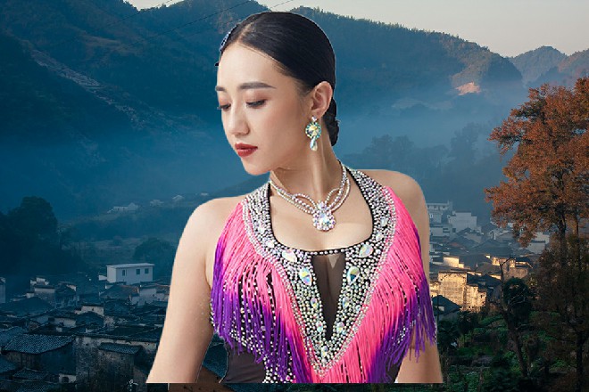 而就在这时候，一直坐在旁边不吭声的娜塔莎，忽然说了句