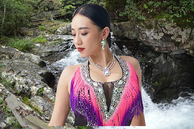 听到这话，这和服男子顿时一惊，神情略微有些紧张起来