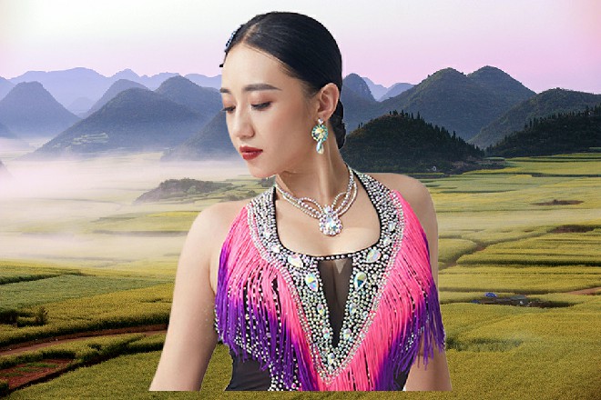 诺曦S觉得这男人说话阴阳怪气的，听着直掉鸡皮疙瘩