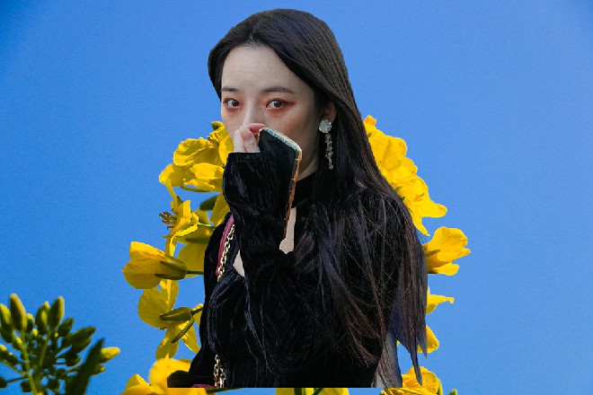 周围的警笛声越来越近，警察似乎已经包围了这个地方