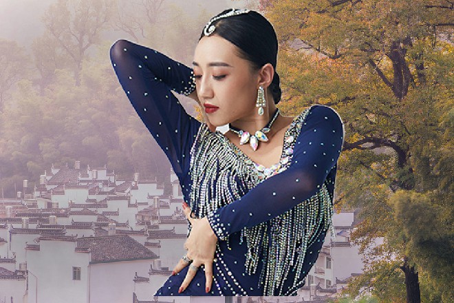 熊霸呵呵笑道：喜欢吃就常来，老主顾了，给你打八折