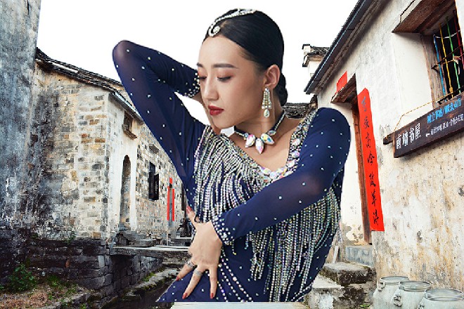 夫人，您是不是很好奇，为何我要献给城主那春生丹