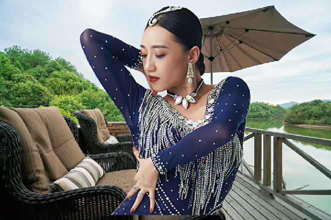 苏曼s有些无奈地耸了耸自己的肩膀，你这样说我很为难的呀