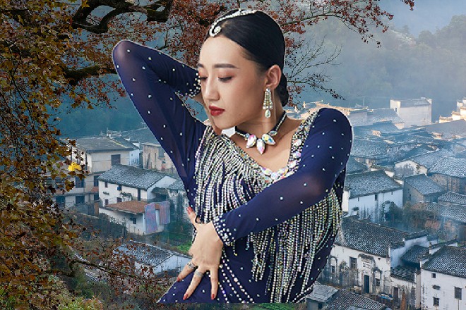 小鸟恭恭敬敬地点头，然后跟苏曼s约了时间，目送苏曼s离开