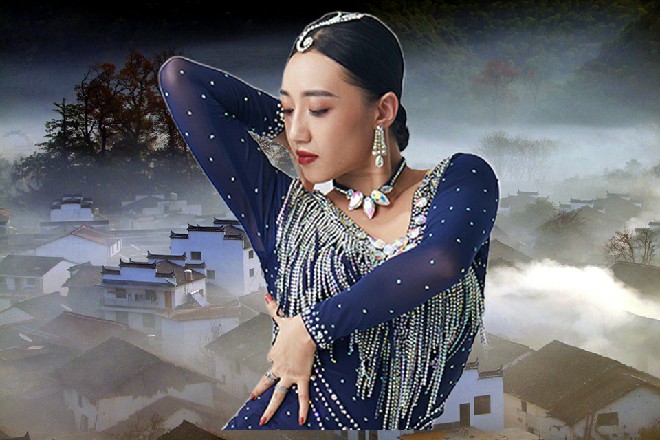 仇沙毕还没明白过来，就直接被艾伦的大剑给斩成了两半