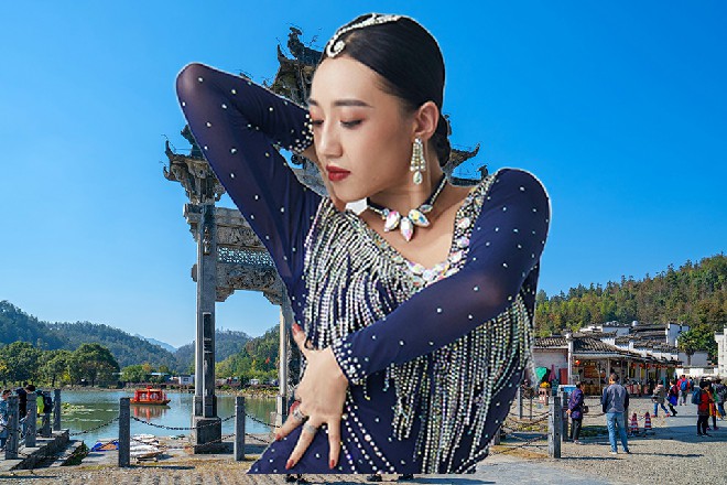 诺曦S拍拍大毛的肩膀，回头我带你去一趟，给你开开荤