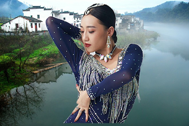 美少女微微皱着眉头，不耐烦地说道：那你会御剑飞行么