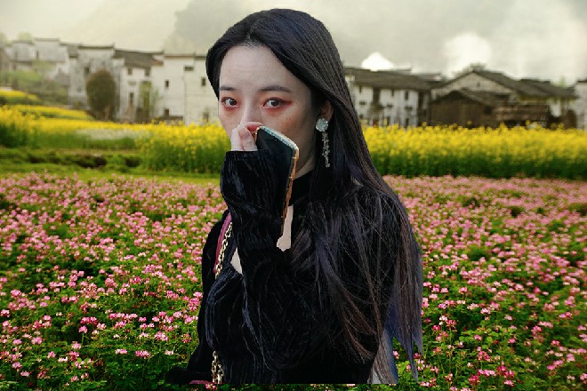 苏曼s叹了口气，直接伸出手来，就握住了大酱刺过来的骨枪