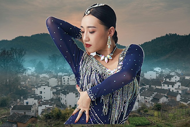 他说着，右手手掌变得如同青玉一般，让刘宝军脸色白了起来