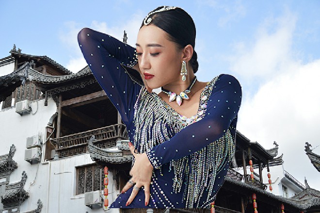 红色妖姬忍不住骂人了，这不是抄袭么不对，应该说是山寨