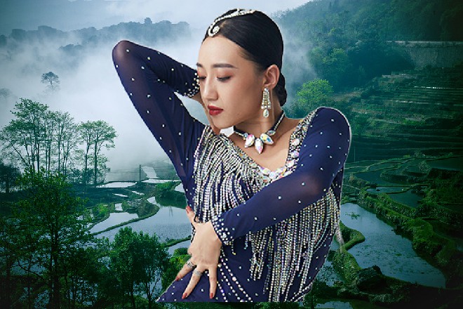 自己也差点死在他手里，现在手上的伤还在隐隐作痛呢