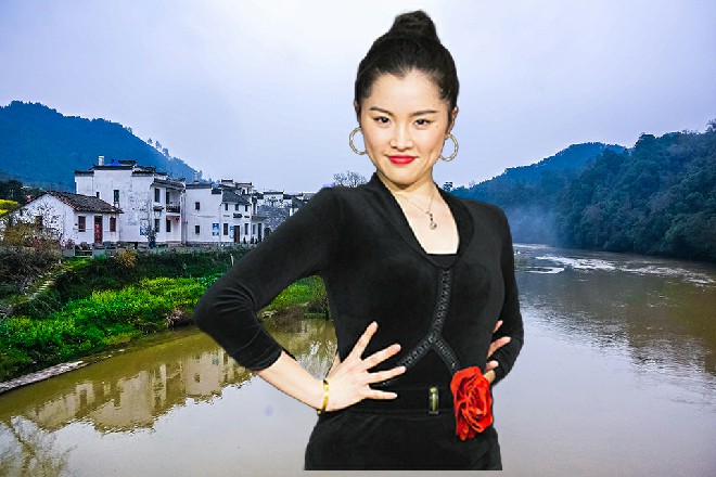 驾驶员最后说道：就送你们到这里了，龙小姐，抱歉了