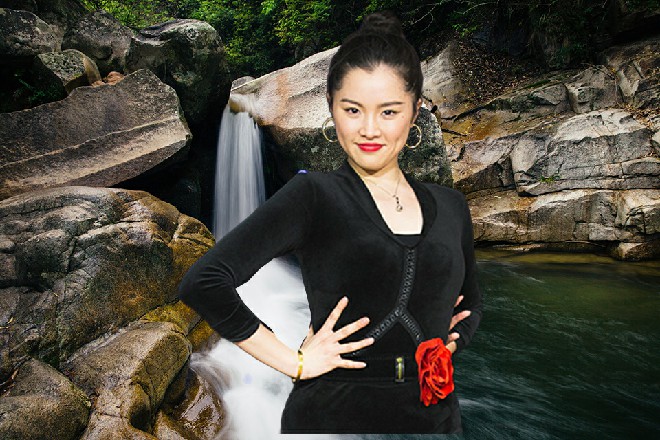 伊轩赶忙说道：还是当一个小小的助理吧，比较适合我